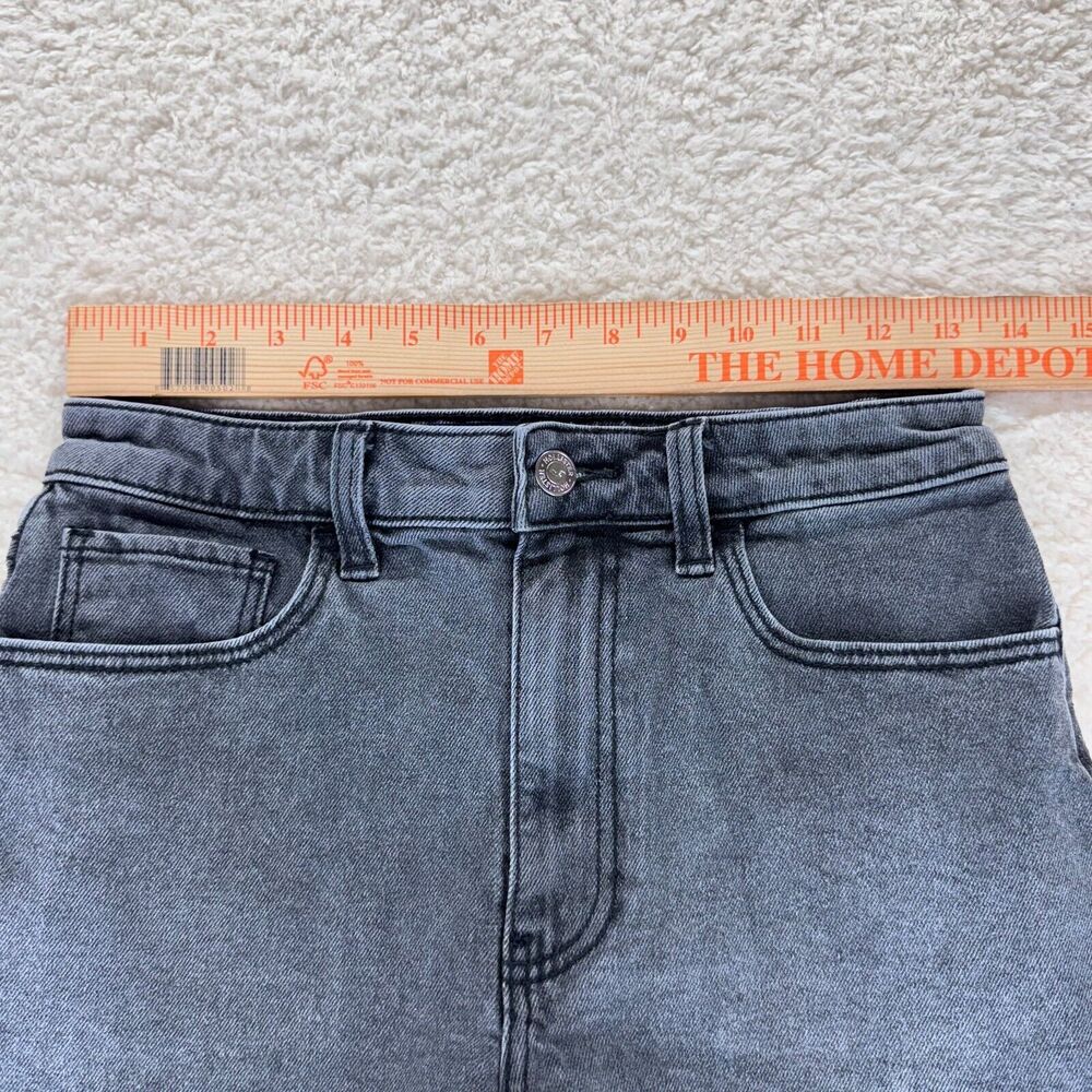 Hollister Ultra High-Rise Mom Shorts Size 3 W26 Gray Denim Frayed Hem Stretchy - Picture 3 of 12